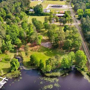 23-Country Club Rd-22