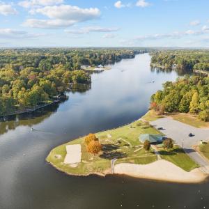Pavillion at Lake Royale