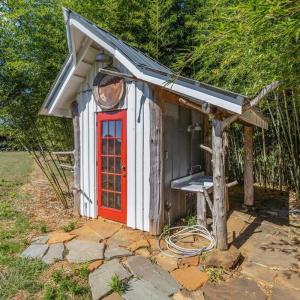 Well House / Garden Shed 1