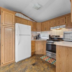 Loads of Cabinets!