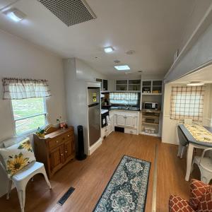 D3279B29-2BB3-45B1-8F31-5660E3C3B702