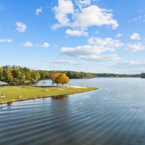 Pavilion Tie Your Boat up & Relax
