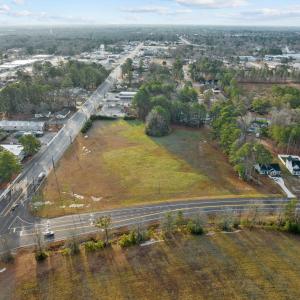 Northern Blvd foreground