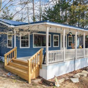 Charming Week-End Get-Away!