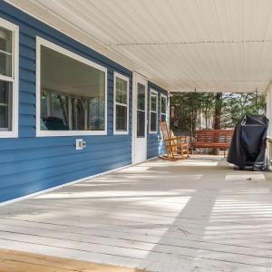 Rocking-Chair Front Porch!