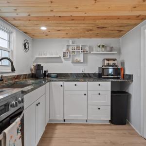 Sparkling New Cabinets!