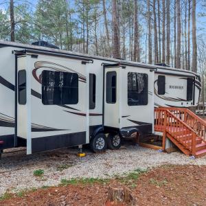 Welcome to 115 Mahto Drive!