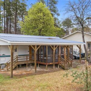 1561 Sagamore Exterior