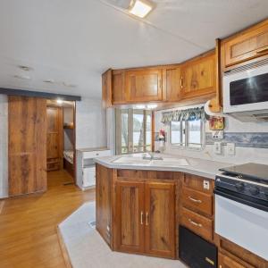 1561 Sagamore Kitchen