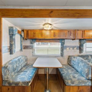 1561 Sagamore Dining Area