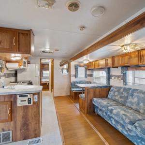 1561 Sagamore Interior