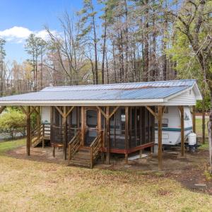 1561 Sagamore Exterior