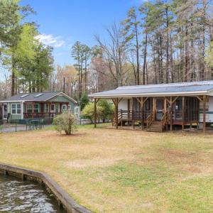 1561 Sagamore Exterior