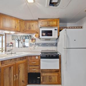 1561 Sagamore Kitchen