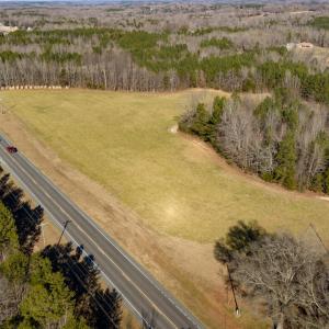 1,120 feet of frontage on 86