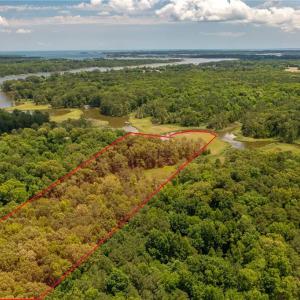SEVERN RIVER FLOWS INTO MOBJACK BAY