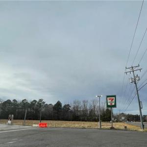 Land borders 7-11 on Route 17 southbound