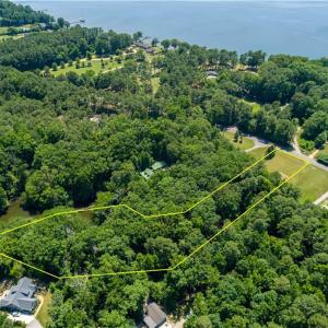 Located just across the Piantatank River Bridge from Mathews to Middlesex County