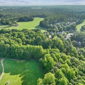 Photo #6 of 9925 Mountain Berry Court, Toano, Virginia 0.3 acres