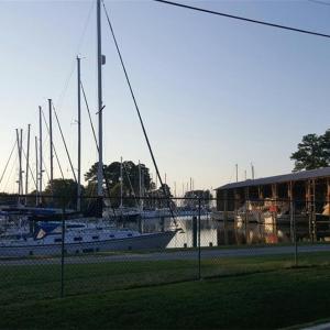 Called the “Boating Capital of the Chesapeake”, Deltaville is said to have over 25 marinas.