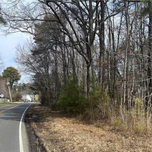 Photo #3 of 2402 Wolf Trap Road, Yorktown, Virginia 3.2 acres