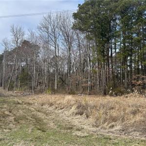 Photo #6 of 2402 Wolf Trap Road, Yorktown, Virginia 3.2 acres