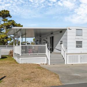 Photo #21 of 3665 Sandpiper Road, Virginia Beach, Virginia