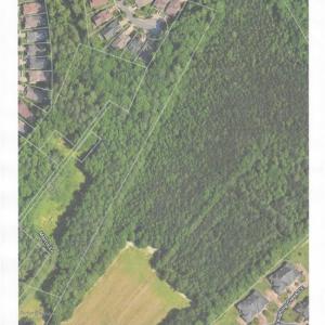 This shows the large city owned property behind lots 6 and 7 that really makes the 2.6 acre lots seem more like 10 acre lots.