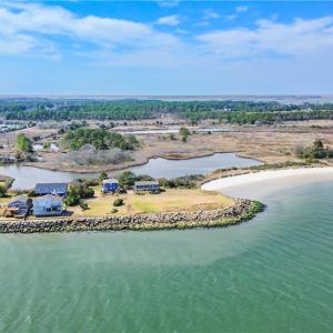 Photo #3 of 215 Lighthouse Drive, Hampton, Virginia 3.1 acres