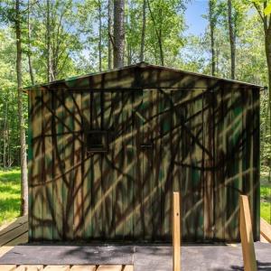 Raised hunting blind