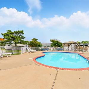 Photo #18 of 3665 Sandpiper Road, Virginia Beach, Virginia