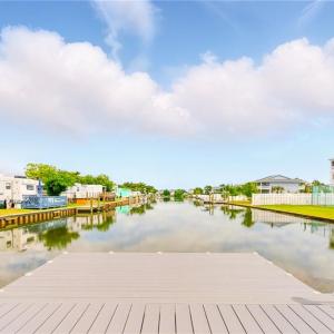 Photo #19 of 3665 Sandpiper Road, Virginia Beach, Virginia