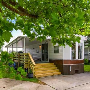 Photo #5 of 3665 Sandpiper Road, Virginia Beach, Virginia