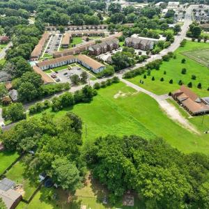 Photo #11 of 691 Dresden Drive, Newport News, Virginia 2.1 acres