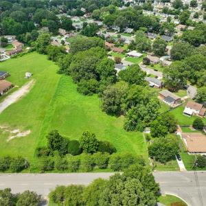 Photo #3 of 691 Dresden Drive, Newport News, Virginia 2.1 acres