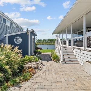 Photo #3 of 3665 Sandpiper Road, Virginia Beach, Virginia