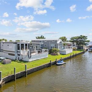 Photo #6 of 3665 Sandpiper Road, Virginia Beach, Virginia