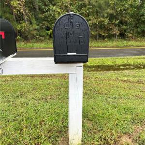 Mailbox already installed and ready for use.