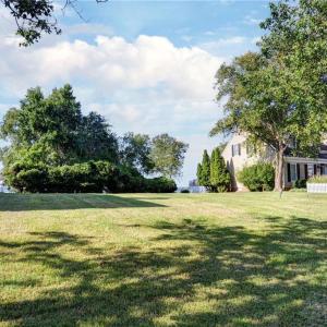 Photo #10 of 1540 Harbor Road, Williamsburg, Virginia 0.4 acres