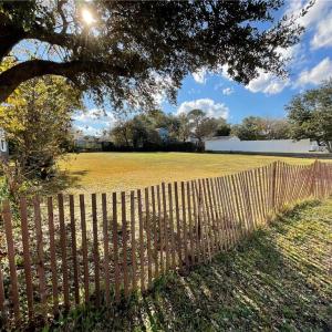 Photo #4 of 1923 Ocean View Avenue, Norfolk, Virginia 0.3 acres