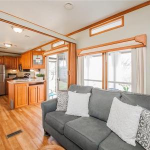 Photo #12 of 3665 Sandpiper Road, Virginia Beach, Virginia