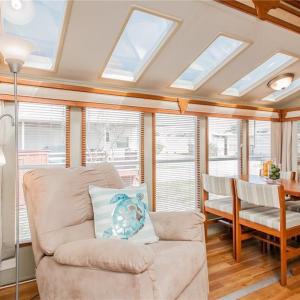 Photo #13 of 3665 Sandpiper Road, Virginia Beach, Virginia