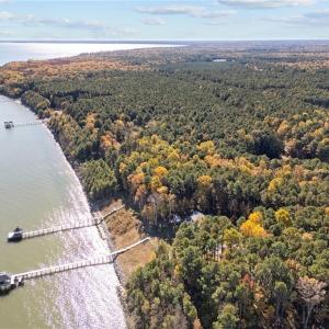 Photo #1 of 1437 Lawnes Neck Drive, Smithfield, Virginia 5.0 acres