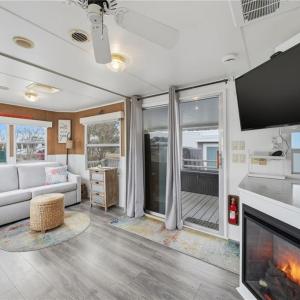 Photo #22 of 3665 Sandpiper Road, Virginia Beach, Virginia