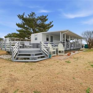 Photo #10 of 3665 Sandpiper Road, Virginia Beach, Virginia