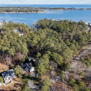 Photo #11 of 713 Ship Point Road, Yorktown, Virginia 0.6 acres