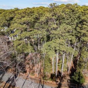 Photo #11 of 713 Ship Point Road, Yorktown, Virginia 0.6 acres