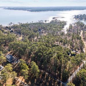 Photo #8 of 713 Ship Point Road, Yorktown, Virginia 0.6 acres