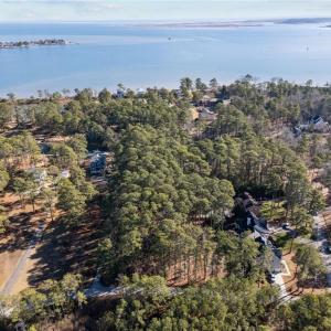 Photo #9 of 713 Ship Point Road, Yorktown, Virginia 0.6 acres