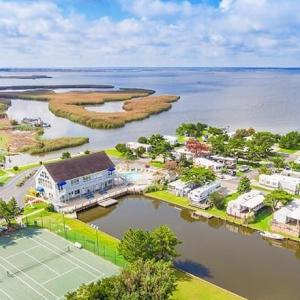 Photo #18 of 3665 Sandpiper Road, Virginia Beach, Virginia